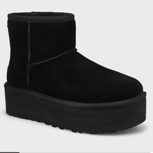 UGG classic mini platform - size 9 NEW